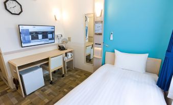 Toyoko Inn Kobe Sannomiya Eki Shiyakusho Mae
