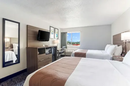 Quality Inn & Suites Отели в г. Хафф Тауншип