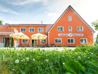 Landgasthof Schwarzes Roß Hotel berhampiran Segment der Berliner Mauer