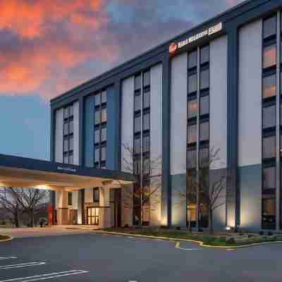 Best Western Plus Meadowlands Hotel Exterior
