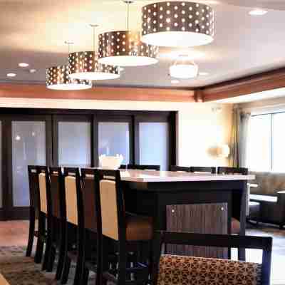 Hampton Inn & Suites Fremont Dining/Meeting Rooms