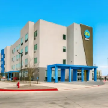 Tru by Hilton Midland