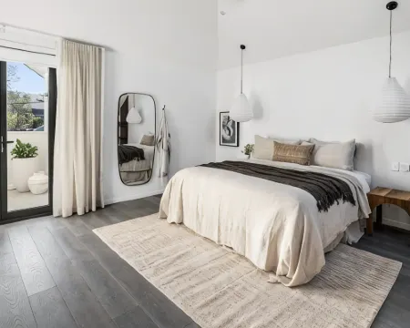 Maple on Edward, Berry - by Linnaeus Collection โรงแรมในBerry