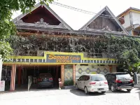 Samosir Cottages Resort Hotel dekat Onan Baru Pangururan