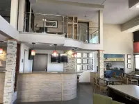 Country Inn & Suites by Radisson, Bakersfield, CA - bar