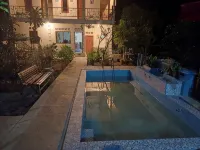 Villa Keluarga H.Suprio Hotels in Cikidang