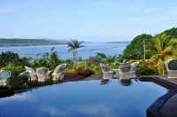 Deco Stop Lodge Hotels in Espiritu Santo