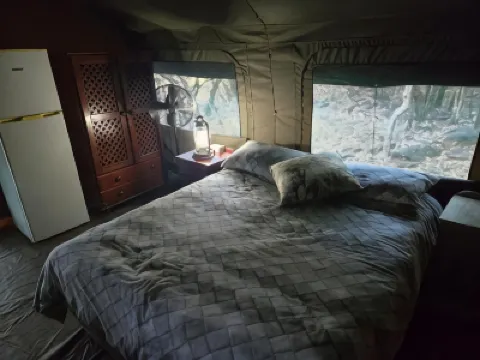 Waterfall Safari Lodge โรงแรมใน