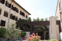 La Vecchia Cartiera Hotels in 