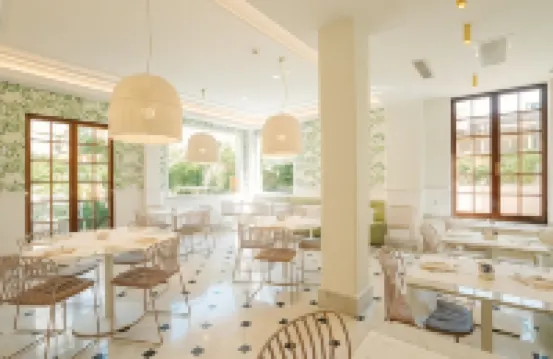 โรงแรมนาซิโอนาเล