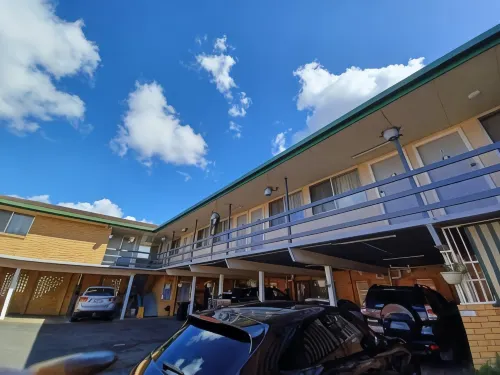 Civic Motel Grafton - parking