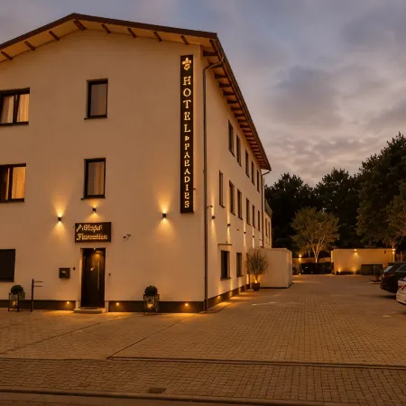 Hotel Pasa Paradies Kostenlose PARKPLÄTZE Отели в г. Ханау