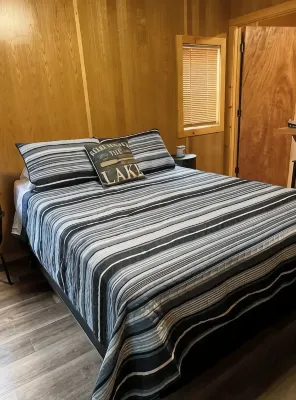Studio Cabin – Pet-Friendly Retreat Near Lake Greeson & Kirby Landing Marina
