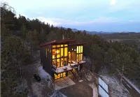 Off-grid Masterpiece Cabin W/ Breathtaking View