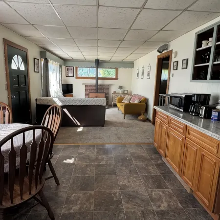 Charming 2-bedroom house in Tiona with sunset views and everything you need.