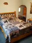 Woodland Hideaway a Peaceful Finger Lakes 2 bedroom 1.5 bath home in Naples NY