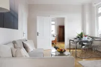 90 sqm apartment suitable for family - Homestays