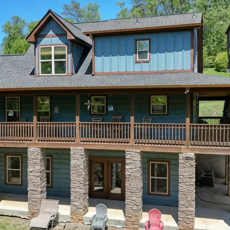 Spacious 4-bedroom house in serene Hiawassee with WiFi, AC