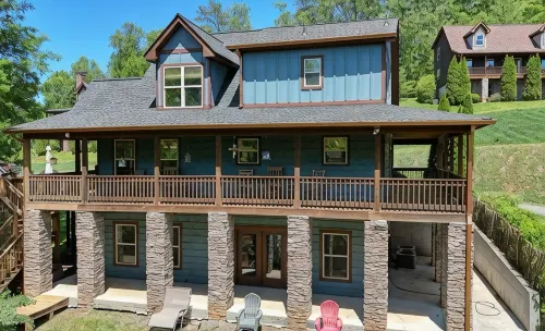 Spacious 4-bedroom house in serene Hiawassee with WiFi, AC