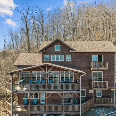 The Treetop Terrace, VIEWS, DECKS, SLEEPS 13