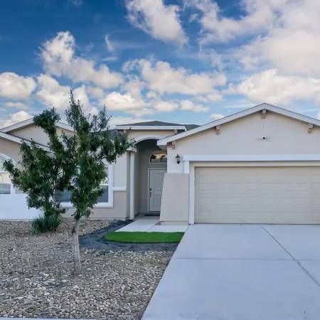 3-bedroom house in welcoming Hobbs with WiFi, AC