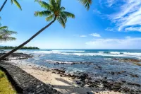 Kona Oceanfront Penthouse Condo: Remodeled, AC, Crashing Waves, Sunsets, Turtles