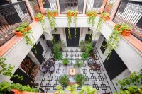 Riad Ta'achchaqa Hotels near Medina