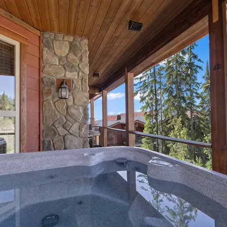 Big White Ski In Ski Out Condo with brand new hot tub!