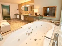 Dorint Hotel am Heumarkt Köln - baignoire