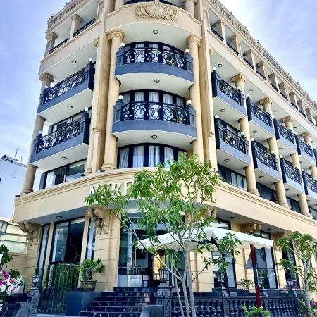 Nereus Hotel Отели рядом с достопримечательностью «Пляж Анхай»