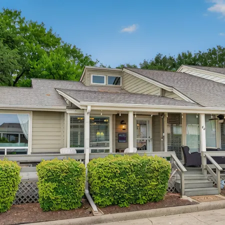 Quaint, Cozy, Lakefront Haven w/ Lily Pad, Kayaks, Firepit, and Wrap Around Deck