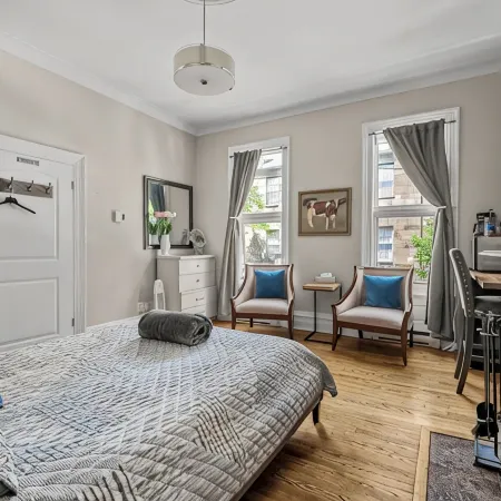 Blue George Suite Historic DT