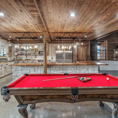 Cozy Longhorn Suite on the River