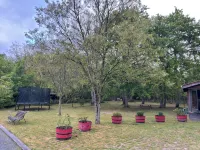 Chalet 10min from the ocean on large wooded grounds! Ideal for families! - 小木屋