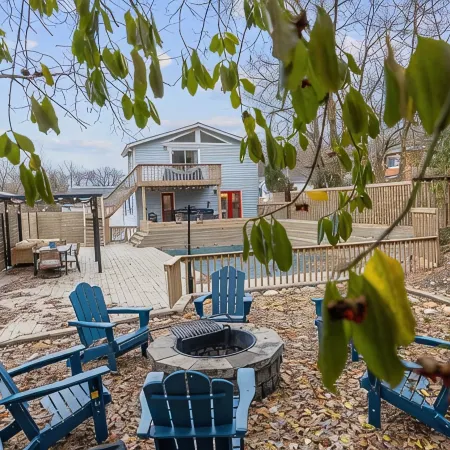 Green Destiny! 7min to DT Cincy, Pool & Hot tub
