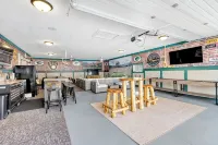 Lambeau Lodge near the heart of Titletown District, Green Bay