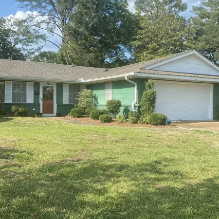 Cozy Peacock House in quiet neighborhood in Jackson