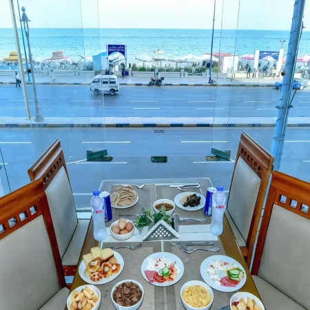 Regency Hotel Alexandria Отели рядом с достопримечательностью «Пляж Мамура»