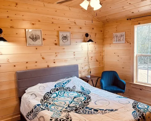 Blue Cabin by the Brook in Surry close to Acadia National Park and Bar Harbor Hotels in Surry