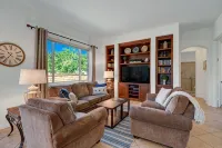 Private Gated Pool/Spa home with mountain views close to everything! - غرفة مطلة على الجبل