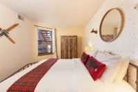 Frisco Gateway to Skiing: Min to Breck + Keystone, Hot Tubs, Pickleball, Sauna