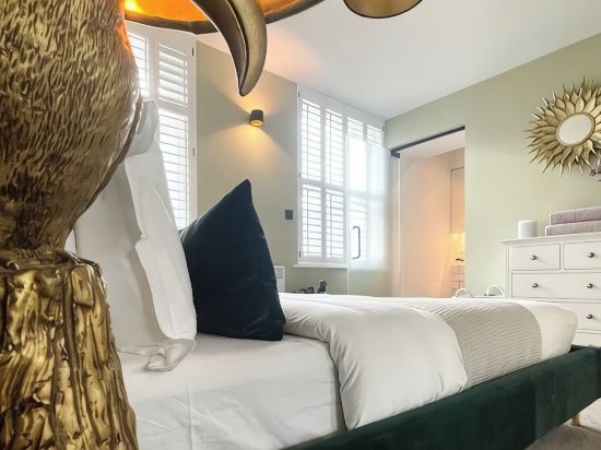 Urban Townhouse | 2BR | Unique Style