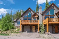 Two Primary Main Level Suites, Hot Tub and Magnificent Views