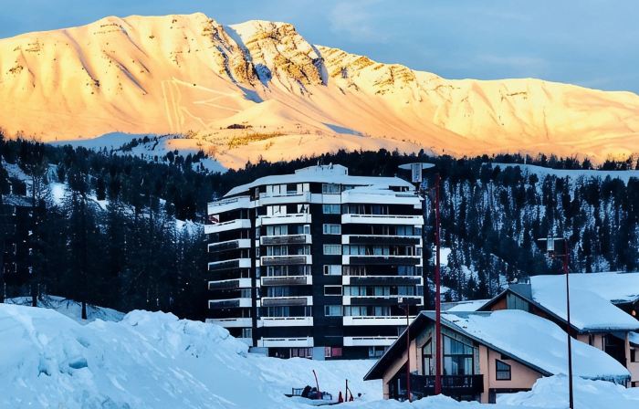 58 m2 apartment warm at the foot of the slopes with open views south