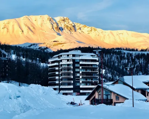 58 m2 apartment warm at the foot of the slopes with open views south Hotels in Vars