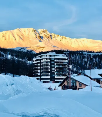 58 m2 apartment warm at the foot of the slopes with open views south
