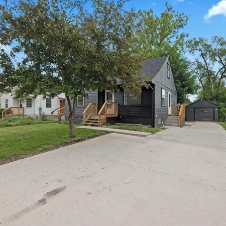 Welcome to Momo's Place. Charming 3 Bedroom, 1Bathroom with Modern Upgrades