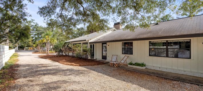 Le Hibou Blanc (A) - Fairhope: Laid-back Sophistication Hotels in Fairhope