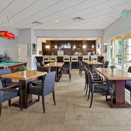 NEWLY UPGRADED - Clean - Self check-in - Pool - Gated Resort - Near DISNEY