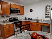 New, Cozy & peaceful stay, 30 minutes from New Orleans. Family and pet friendly! - Homestays